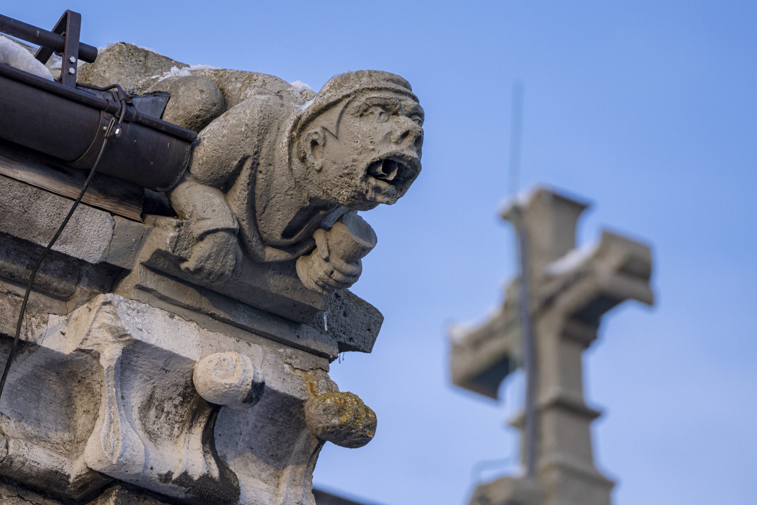 Seltsame Kreaturen an der Nikolai-Kirche in Obermarsbeg
