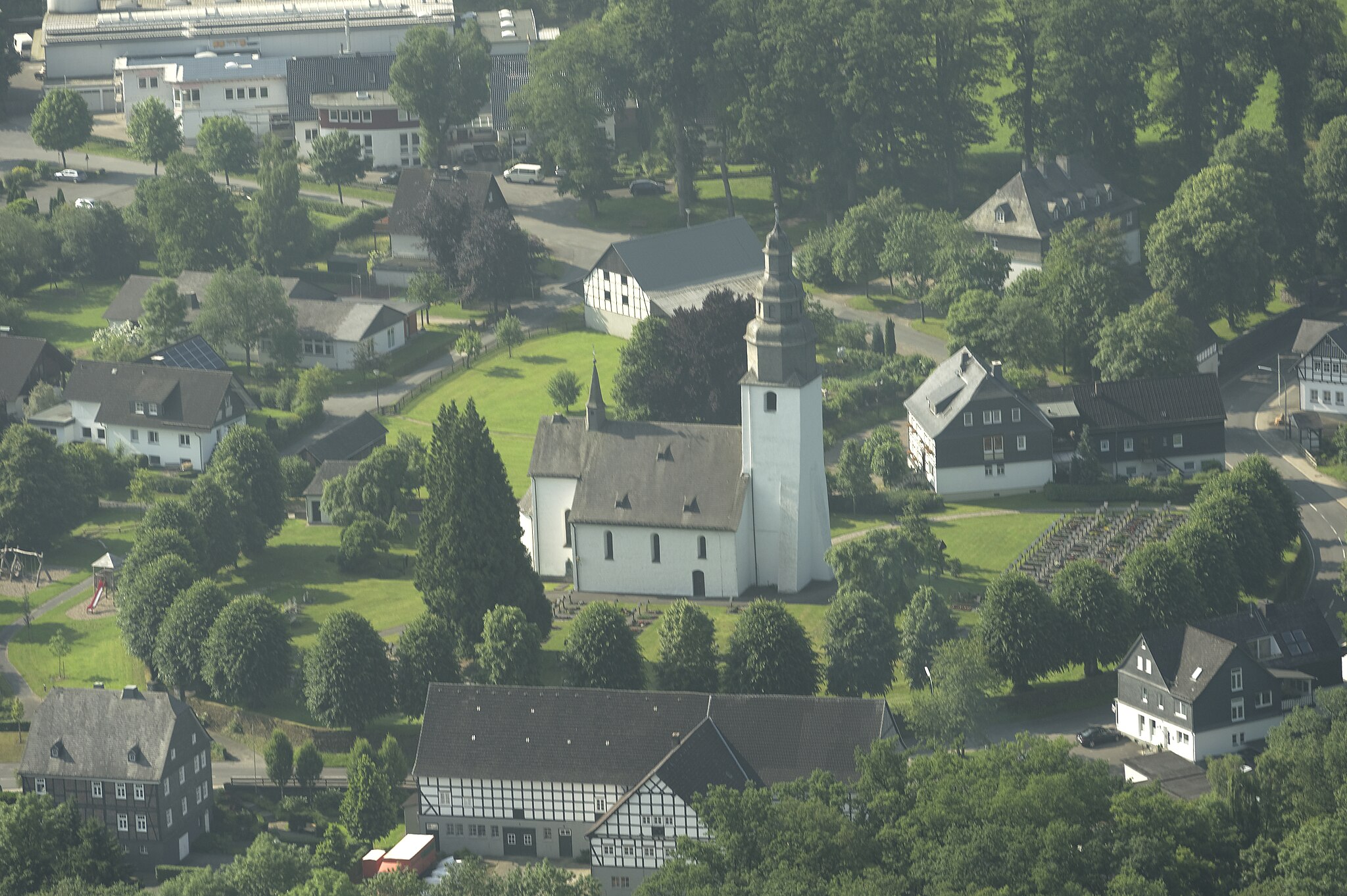 Die katholische Pfarrkirche St. Peter und Paul in Wormbach