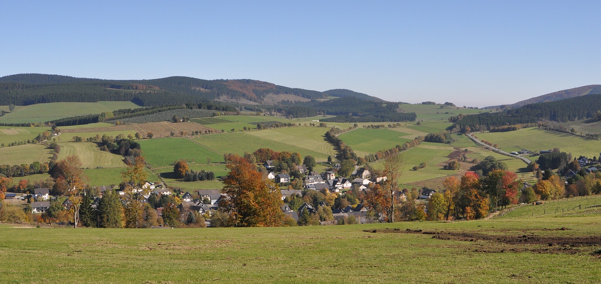Das Dorf am grünen Bach