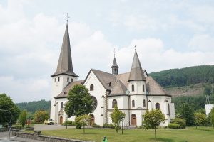 Männer- und Weiberstände in Bigge