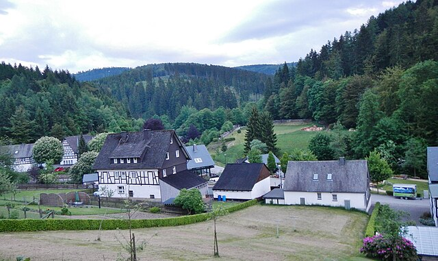 Die Altarsteine und der große Streit um Latrop