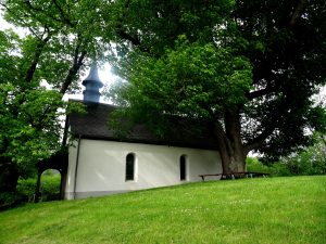 Die Heilig-Kreuz-Kapelle auf dem Eibelberg in Eslohe-Wenholthausen