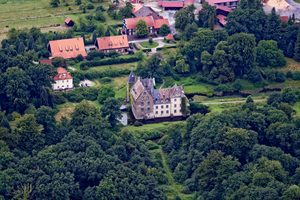 Höllinghofen: Von „Haus und Dorf“ zum adeligen Gut