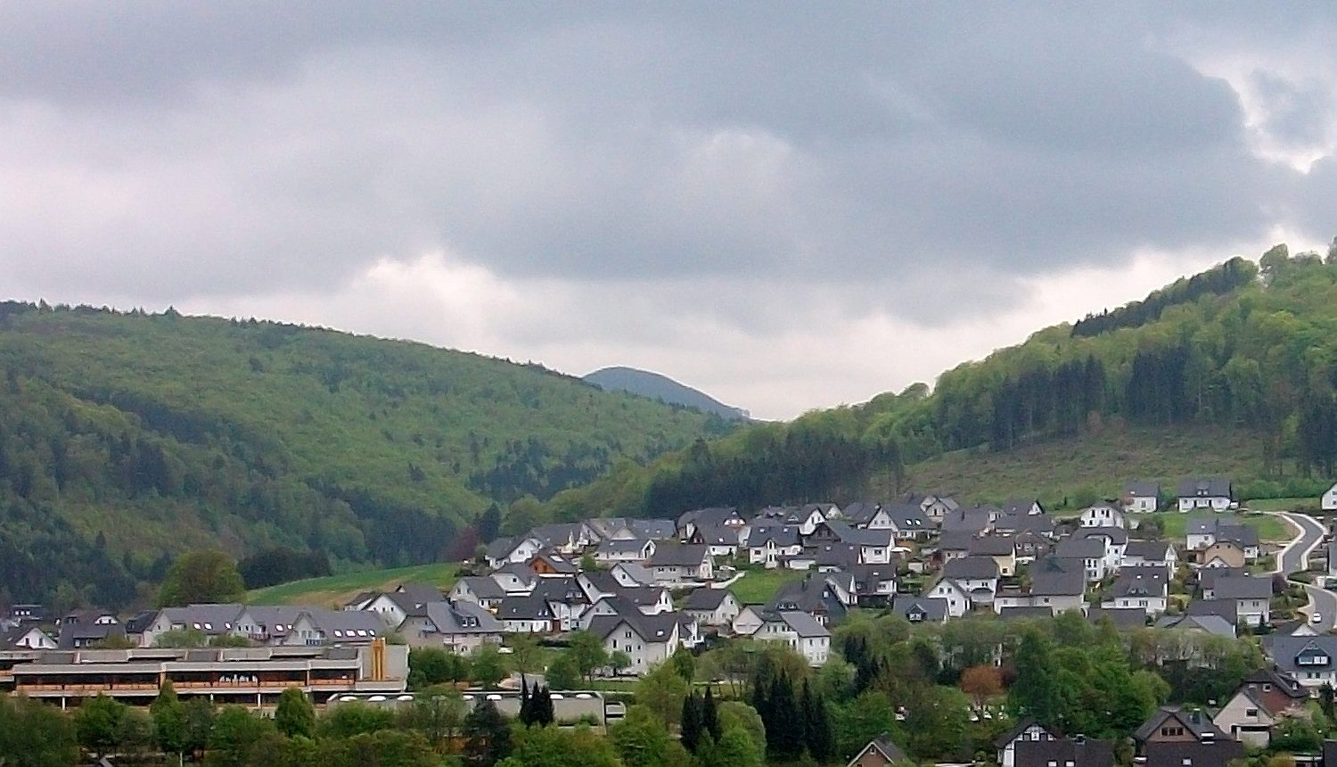 Unter uns das Rittergut